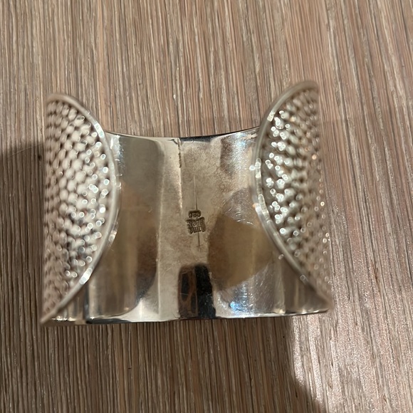 Anna Beck wide dotted cuff silver - Picture 3 of 4